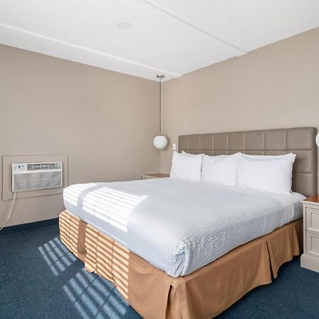 מקינאו סיטי Clearwater Lakeshore Motel מראה חיצוני תמונה