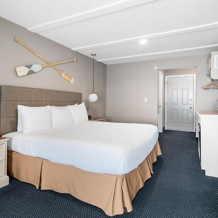 מקינאו סיטי Clearwater Lakeshore Motel מראה חיצוני תמונה