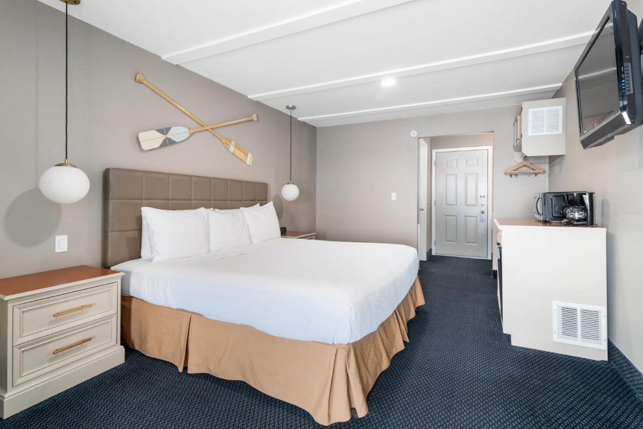 מקינאו סיטי Clearwater Lakeshore Motel מראה חיצוני תמונה