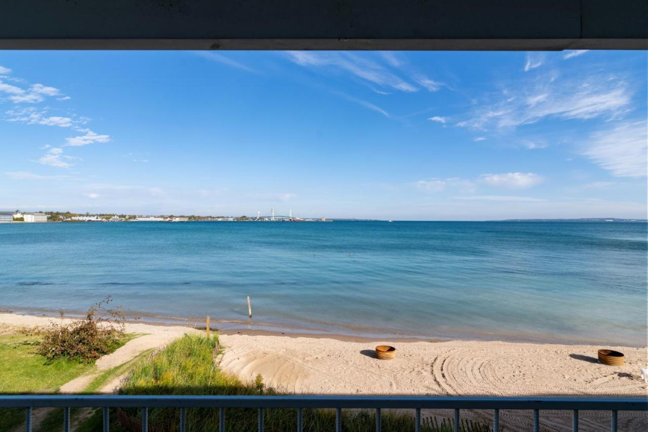 מקינאו סיטי Clearwater Lakeshore Motel מראה חיצוני תמונה