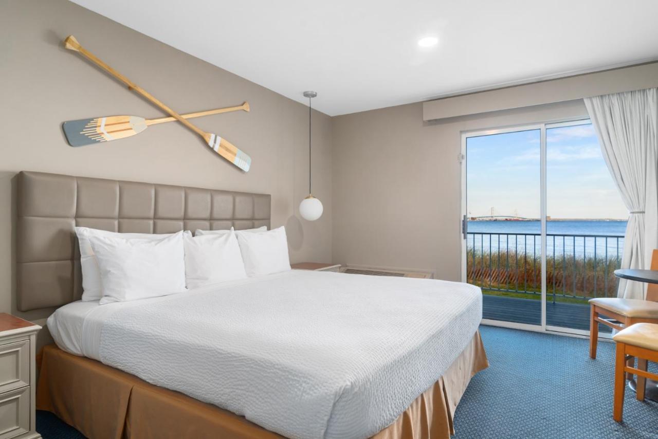 מקינאו סיטי Clearwater Lakeshore Motel מראה חיצוני תמונה