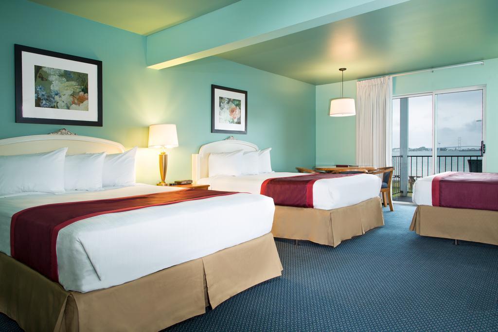 מקינאו סיטי Clearwater Lakeshore Motel חדר תמונה