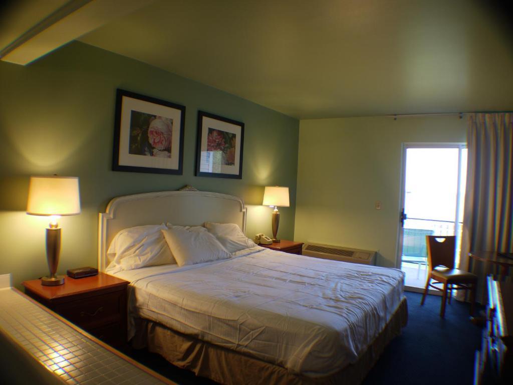 מקינאו סיטי Clearwater Lakeshore Motel חדר תמונה