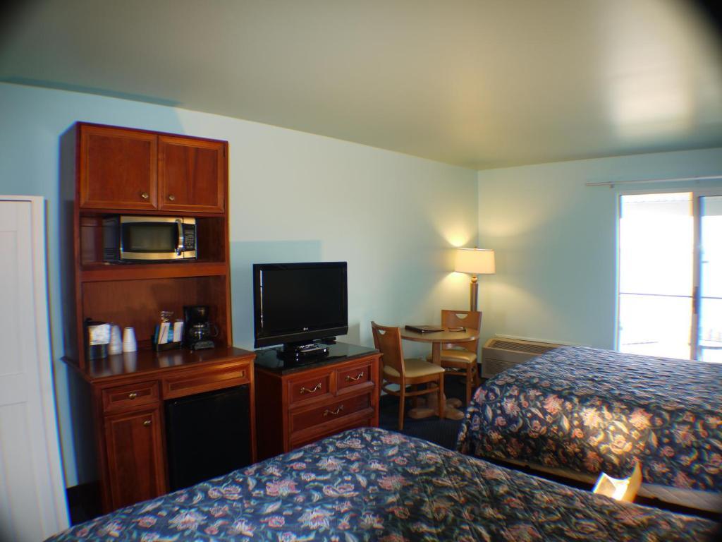 מקינאו סיטי Clearwater Lakeshore Motel חדר תמונה